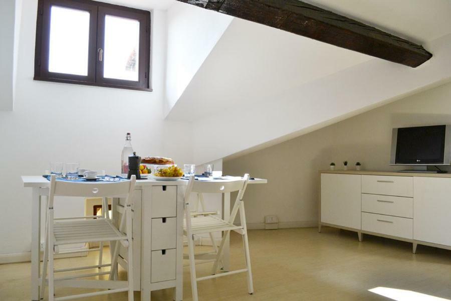 Apartament La Mansarda Sui Navigli Mediolan Zewnętrze zdjęcie